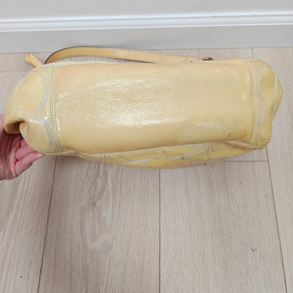 Vintage Y2K Coach Women Hobo Bag Medium Yellow Signature Patent Leather Embossed